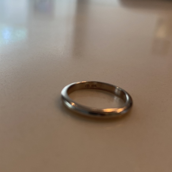 Platinum wedding band size 4.75 - Picture 2 of 2